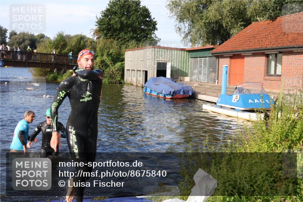 31.08.2025 - Elbe Triathlon Hamburg Luisa Fischer http://msf.ph/oto/8675840 31.08.2025 09:01:08 Schwimmen 471, 514 meine-sportfotos.de