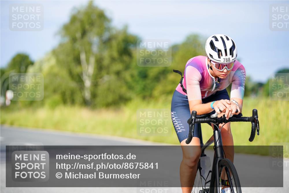 31.08.2025 - Elbe Triathlon Hamburg Michael Burmester http://msf.ph/oto/8675841 31.08.2025 10:21:43 Radfahren 736, 764, 766, 788, 895, 900, 907, 933 meine-sportfotos.de