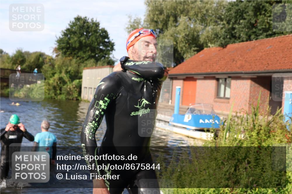31.08.2025 - Elbe Triathlon Hamburg Luisa Fischer http://msf.ph/oto/8675844 31.08.2025 09:01:09 Schwimmen 471, 514 meine-sportfotos.de