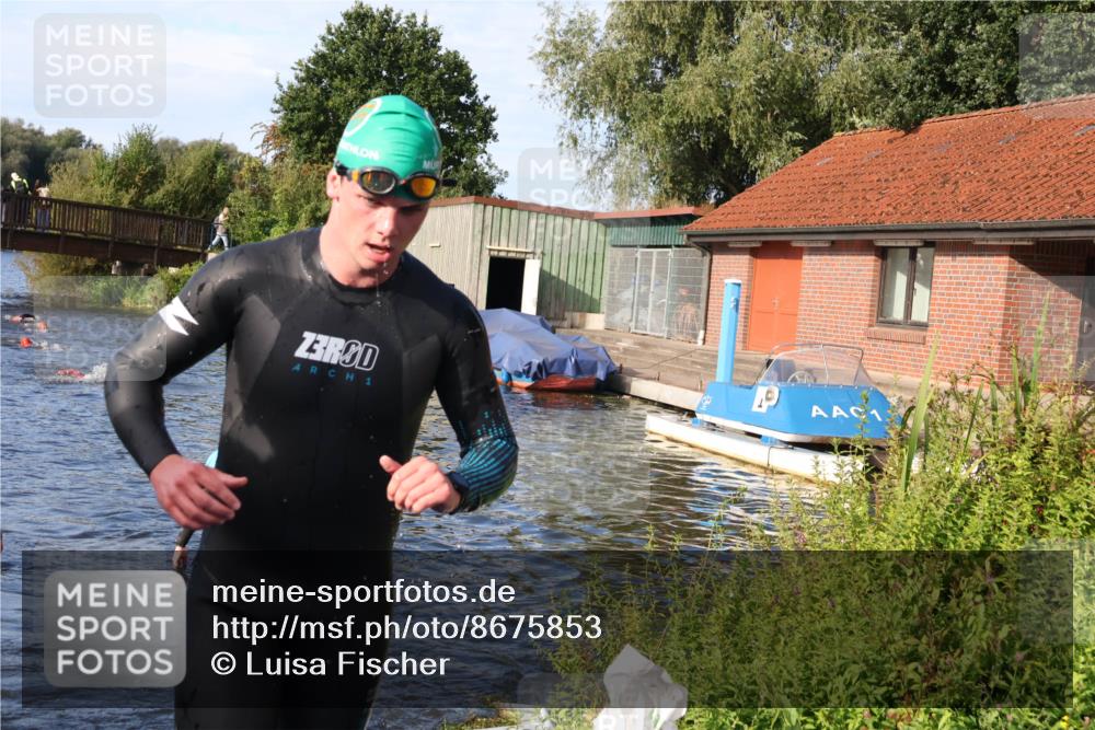 31.08.2025 - Elbe Triathlon Hamburg Luisa Fischer http://msf.ph/oto/8675853 31.08.2025 09:01:12 Schwimmen 471, 514 meine-sportfotos.de