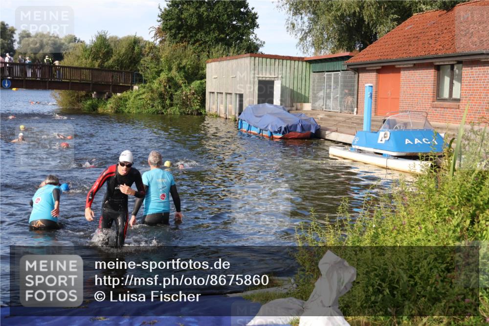31.08.2025 - Elbe Triathlon Hamburg Luisa Fischer http://msf.ph/oto/8675860 31.08.2025 09:01:31 Schwimmen 502, 533 meine-sportfotos.de