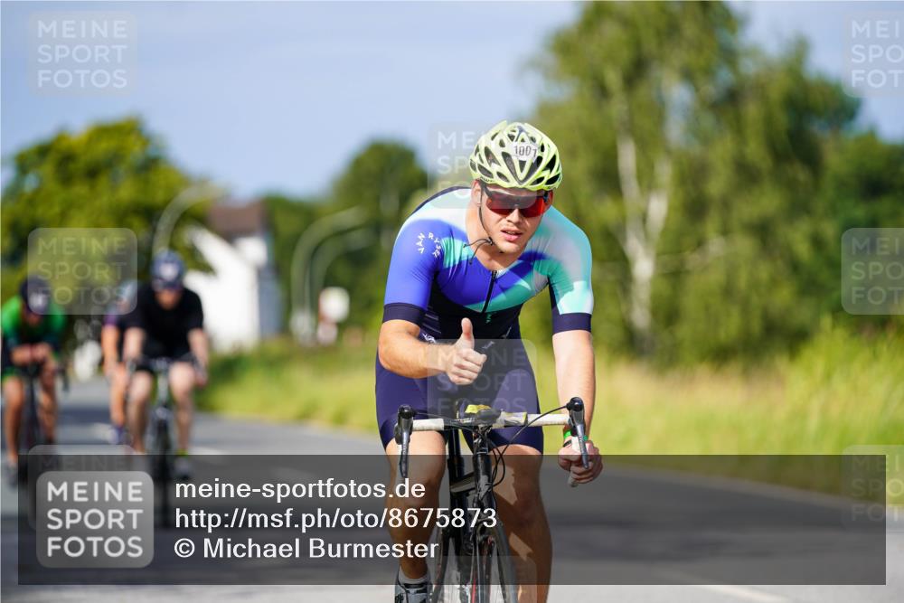 31.08.2025 - Elbe Triathlon Hamburg Michael Burmester http://msf.ph/oto/8675873 31.08.2025 10:21:52 Radfahren 654, 769, 810, 844, 849, 953, 1001, 1024 meine-sportfotos.de