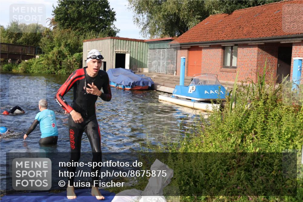 31.08.2025 - Elbe Triathlon Hamburg Luisa Fischer http://msf.ph/oto/8675875 31.08.2025 09:01:33 Schwimmen 502, 533 meine-sportfotos.de