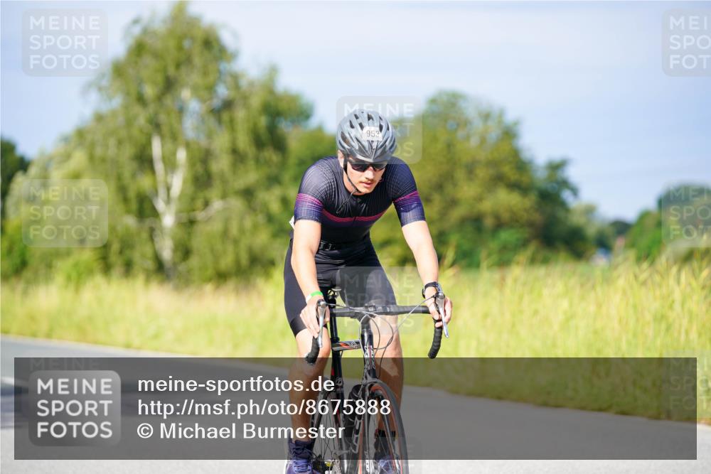 31.08.2025 - Elbe Triathlon Hamburg Michael Burmester http://msf.ph/oto/8675888 31.08.2025 10:21:55 Radfahren 654, 769, 796, 810, 814, 844, 849, 953, 1001, 1024, 1030 meine-sportfotos.de