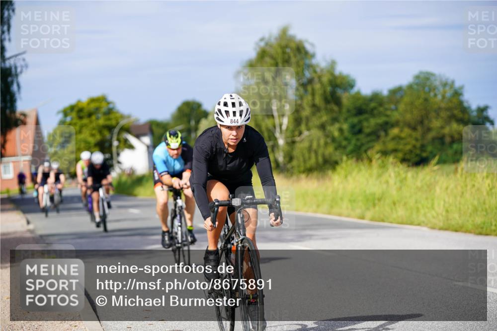 31.08.2025 - Elbe Triathlon Hamburg Michael Burmester http://msf.ph/oto/8675891 31.08.2025 10:21:57 Radfahren 654, 769, 796, 810, 814, 842, 844, 849, 953, 1024, 1030, 1101 meine-sportfotos.de
