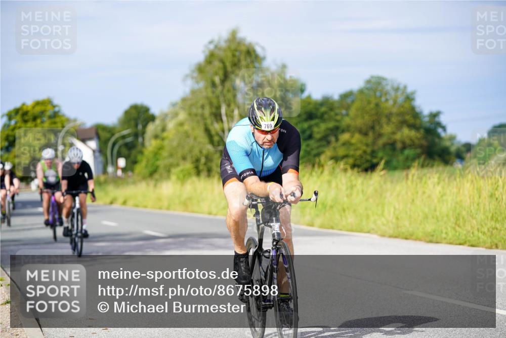 31.08.2025 - Elbe Triathlon Hamburg Michael Burmester http://msf.ph/oto/8675898 31.08.2025 10:21:57 Radfahren 654, 769, 796, 810, 814, 842, 844, 849, 953, 1024, 1030, 1101 meine-sportfotos.de