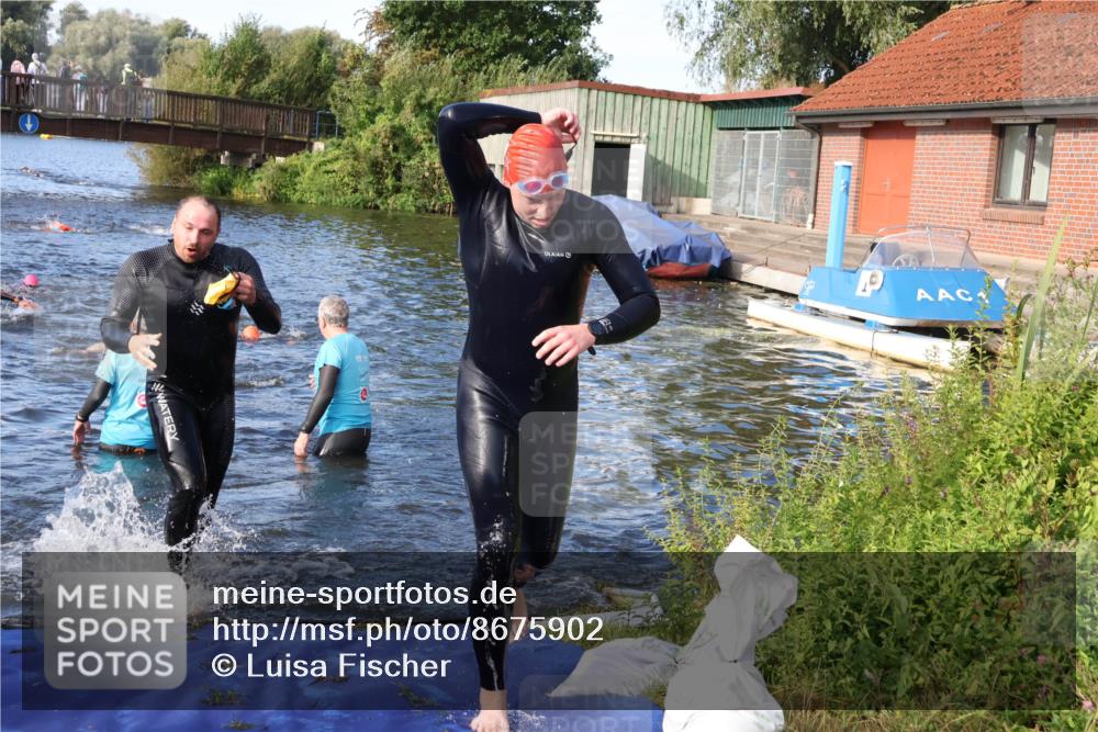 31.08.2025 - Elbe Triathlon Hamburg Luisa Fischer http://msf.ph/oto/8675902 31.08.2025 09:01:45 Schwimmen 421, 431, 444, 534 meine-sportfotos.de