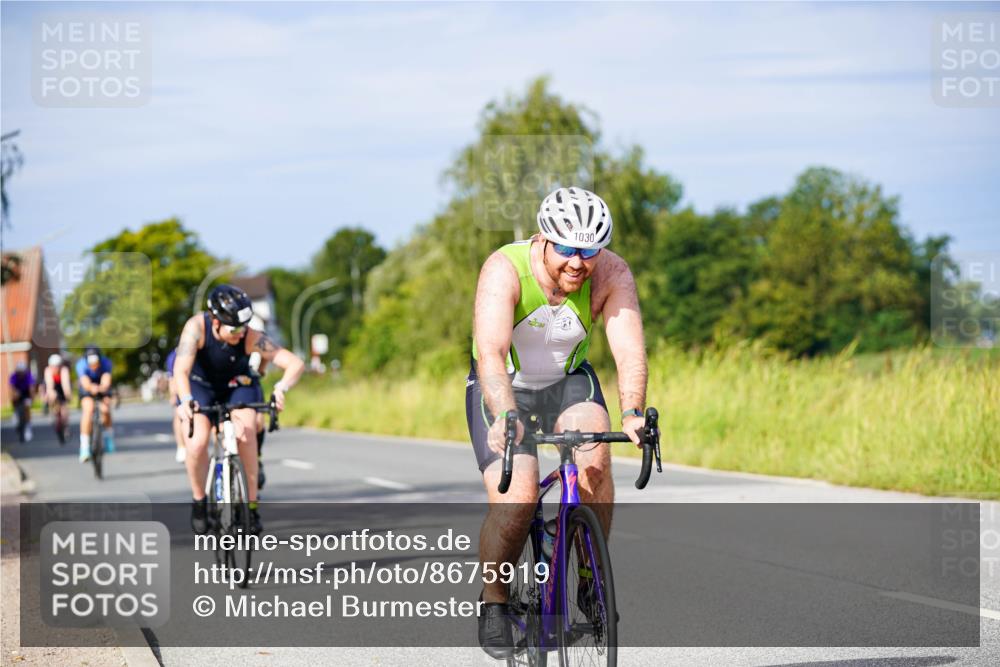 31.08.2025 - Elbe Triathlon Hamburg Michael Burmester http://msf.ph/oto/8675919 31.08.2025 10:22:00 Radfahren 769, 796, 810, 814, 842, 844, 1030, 1042, 1101 meine-sportfotos.de
