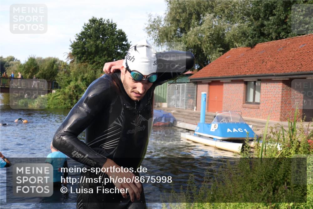 31.08.2025 - Elbe Triathlon Hamburg Luisa Fischer http://msf.ph/oto/8675998 31.08.2025 09:02:34 Schwimmen 600 meine-sportfotos.de