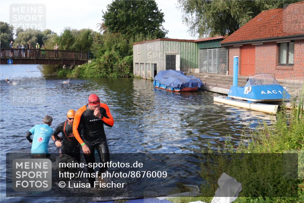 31.08.2025 - Elbe Triathlon Hamburg Luisa Fischer http://msf.ph/oto/8676009 31.08.2025 09:02:59 Schwimmen 480, 493, 496 meine-sportfotos.de