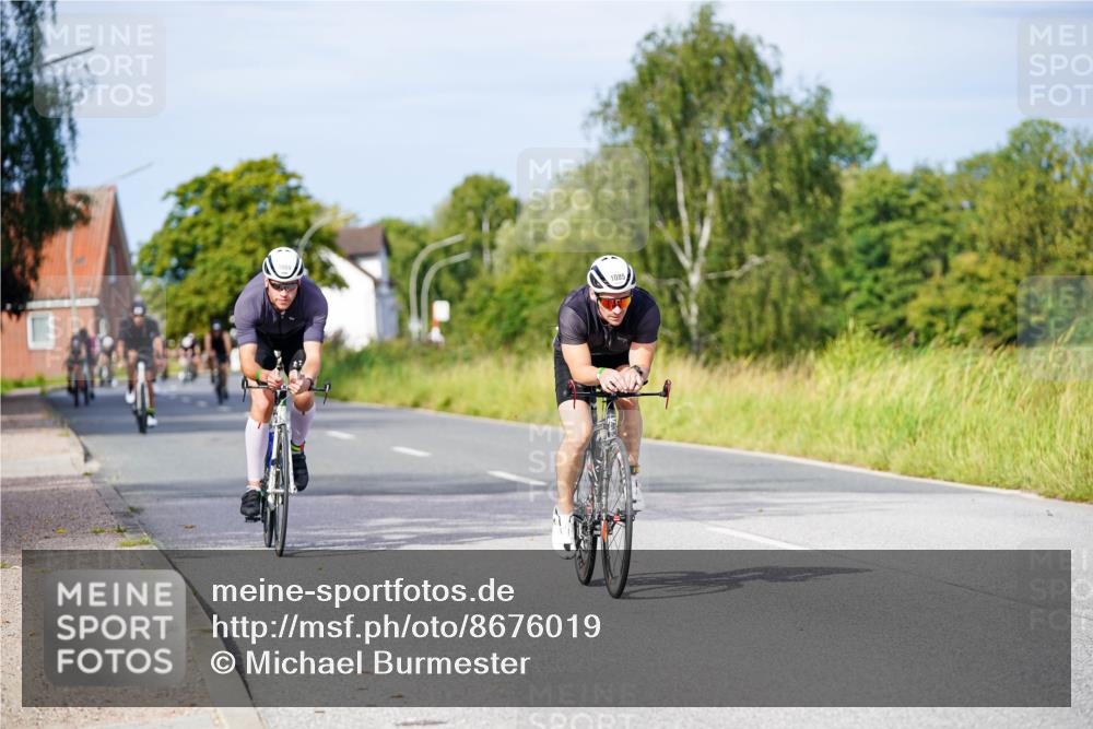 31.08.2025 - Elbe Triathlon Hamburg Michael Burmester http://msf.ph/oto/8676019 31.08.2025 10:22:24 Radfahren 983, 1009, 1052, 1085 meine-sportfotos.de