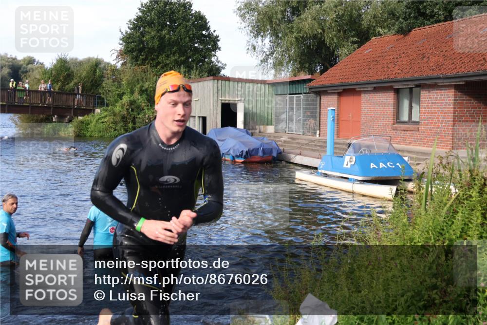 31.08.2025 - Elbe Triathlon Hamburg Luisa Fischer http://msf.ph/oto/8676026 31.08.2025 09:03:04 Schwimmen 480, 493, 496 meine-sportfotos.de