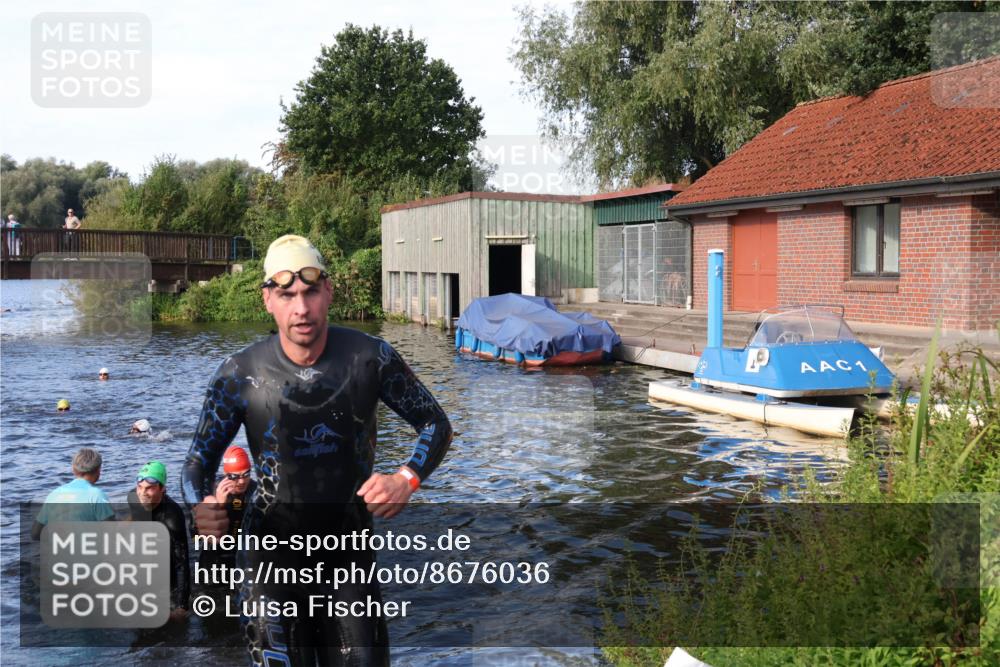 31.08.2025 - Elbe Triathlon Hamburg Luisa Fischer http://msf.ph/oto/8676036 31.08.2025 09:03:32 Schwimmen 394, 582, 619 meine-sportfotos.de