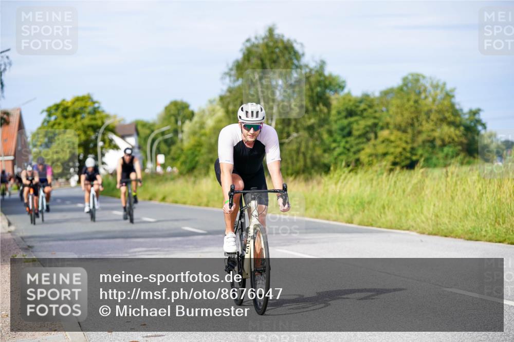 31.08.2025 - Elbe Triathlon Hamburg Michael Burmester http://msf.ph/oto/8676047 31.08.2025 10:22:29 Radfahren 612, 832, 899, 983, 1051, 1052 meine-sportfotos.de