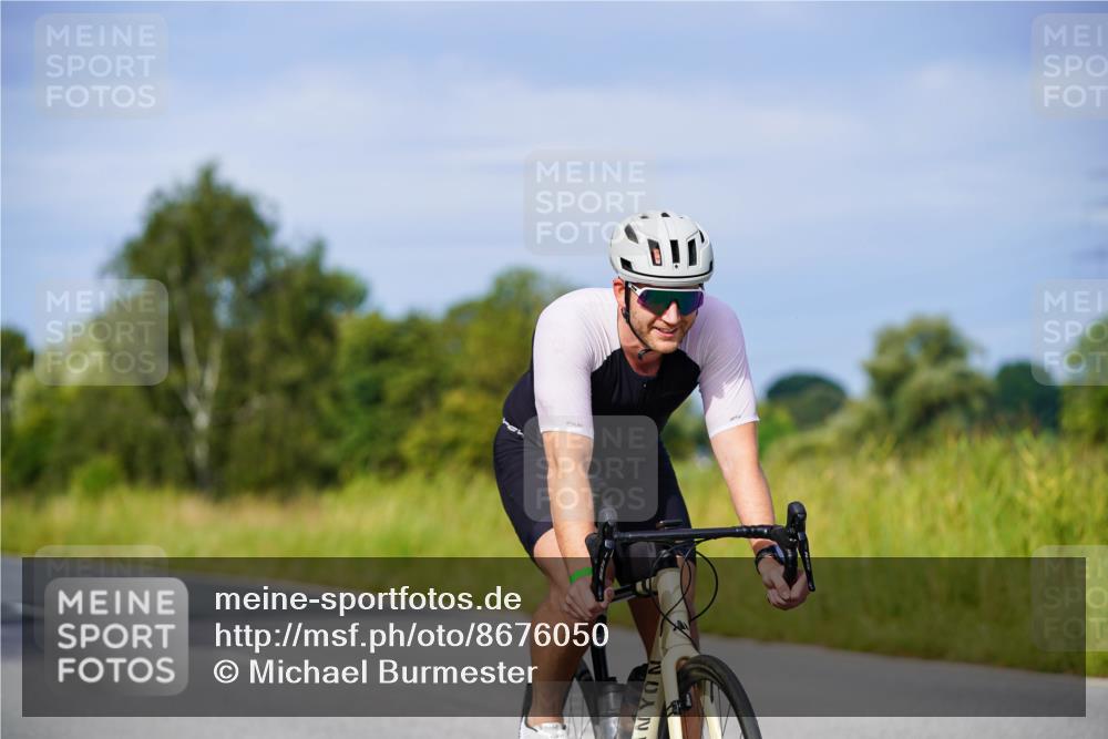 31.08.2025 - Elbe Triathlon Hamburg Michael Burmester http://msf.ph/oto/8676050 31.08.2025 10:22:29 Radfahren 612, 832, 899, 983, 1051, 1052 meine-sportfotos.de