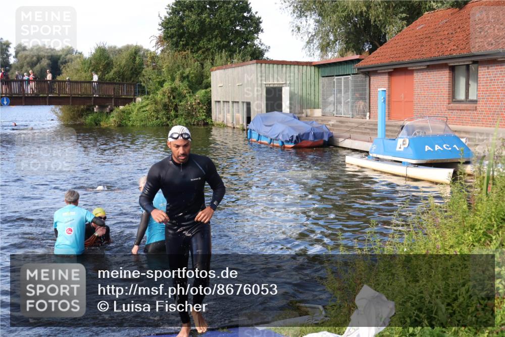 31.08.2025 - Elbe Triathlon Hamburg Luisa Fischer http://msf.ph/oto/8676053 31.08.2025 09:03:48 Schwimmen 387, 483 meine-sportfotos.de