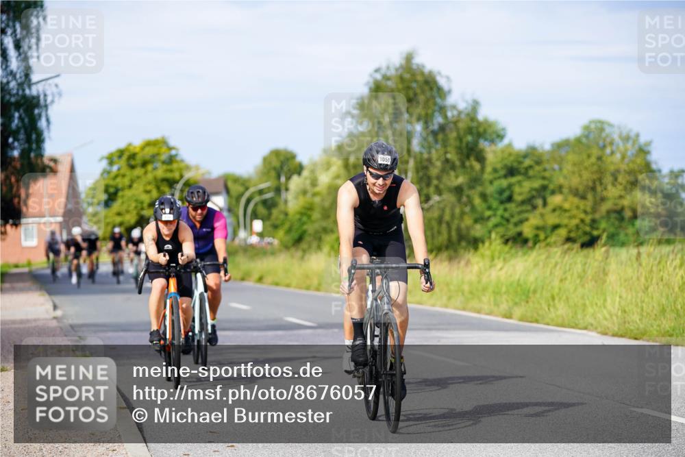 31.08.2025 - Elbe Triathlon Hamburg Michael Burmester http://msf.ph/oto/8676057 31.08.2025 10:22:31 Radfahren 612, 832, 879, 899, 939, 983, 984, 998, 1051, 1052 meine-sportfotos.de