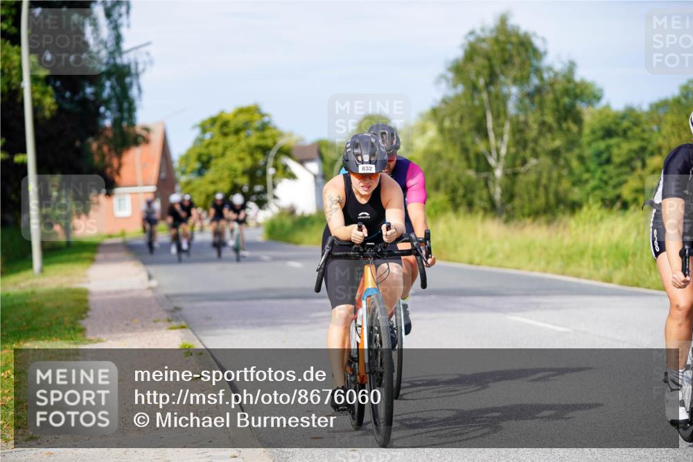 31.08.2025 - Elbe Triathlon Hamburg Michael Burmester http://msf.ph/oto/8676060 31.08.2025 10:22:32 Radfahren 612, 832, 879, 899, 939, 984, 998, 1051, 1052, 1070 meine-sportfotos.de