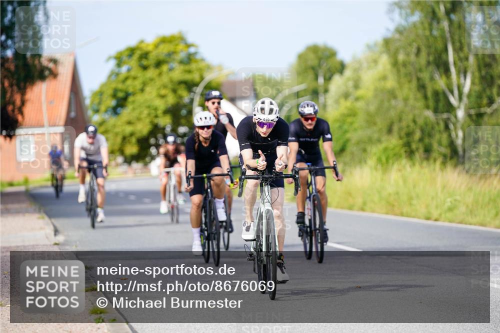 31.08.2025 - Elbe Triathlon Hamburg Michael Burmester http://msf.ph/oto/8676069 31.08.2025 10:22:36 Radfahren 400, 612, 879, 939, 984, 998, 1070 meine-sportfotos.de