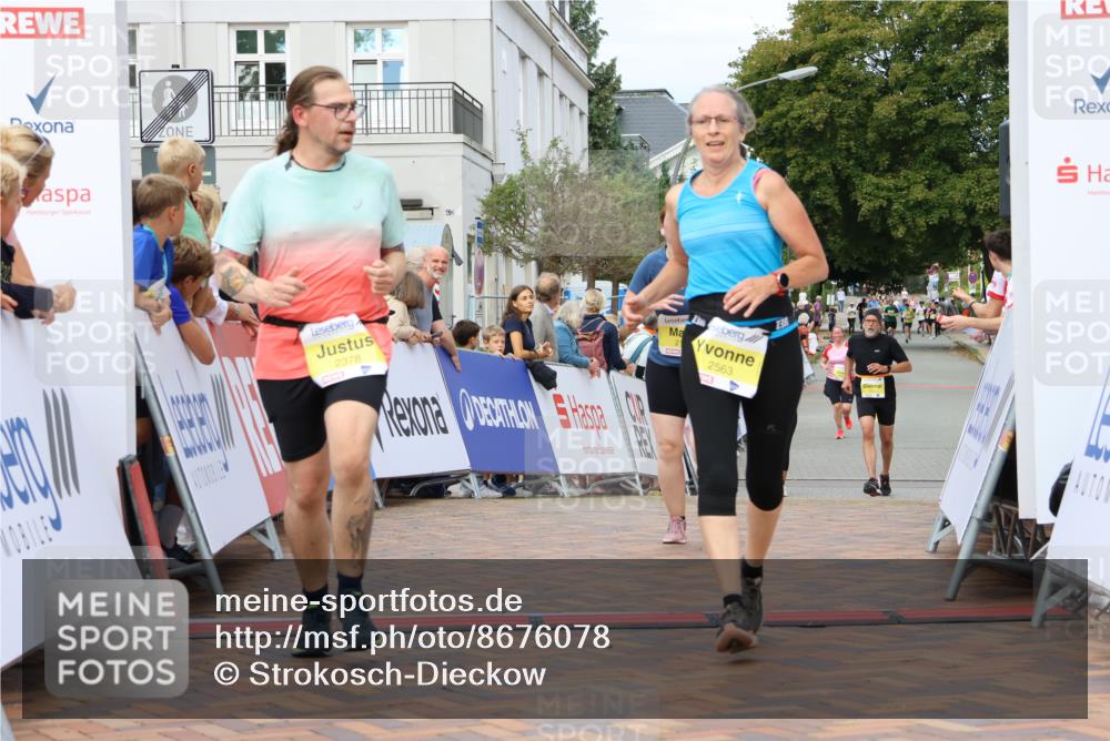 31.08.2025 - 21. Blankeneser Heldenlauf Strokosch-Dieckow http://msf.ph/oto/8676078 31.08.2025 10:34:02 Ziel 2378, 2563, 2120 meine-sportfotos.de