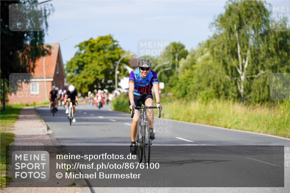 31.08.2025 - Elbe Triathlon Hamburg Michael Burmester http://msf.ph/oto/8676100 31.08.2025 10:22:43 Radfahren 400, 950, 1005 meine-sportfotos.de