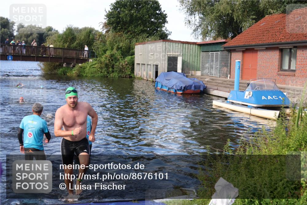 31.08.2025 - Elbe Triathlon Hamburg Luisa Fischer http://msf.ph/oto/8676101 31.08.2025 09:04:48 Schwimmen 515, 527, 630 meine-sportfotos.de