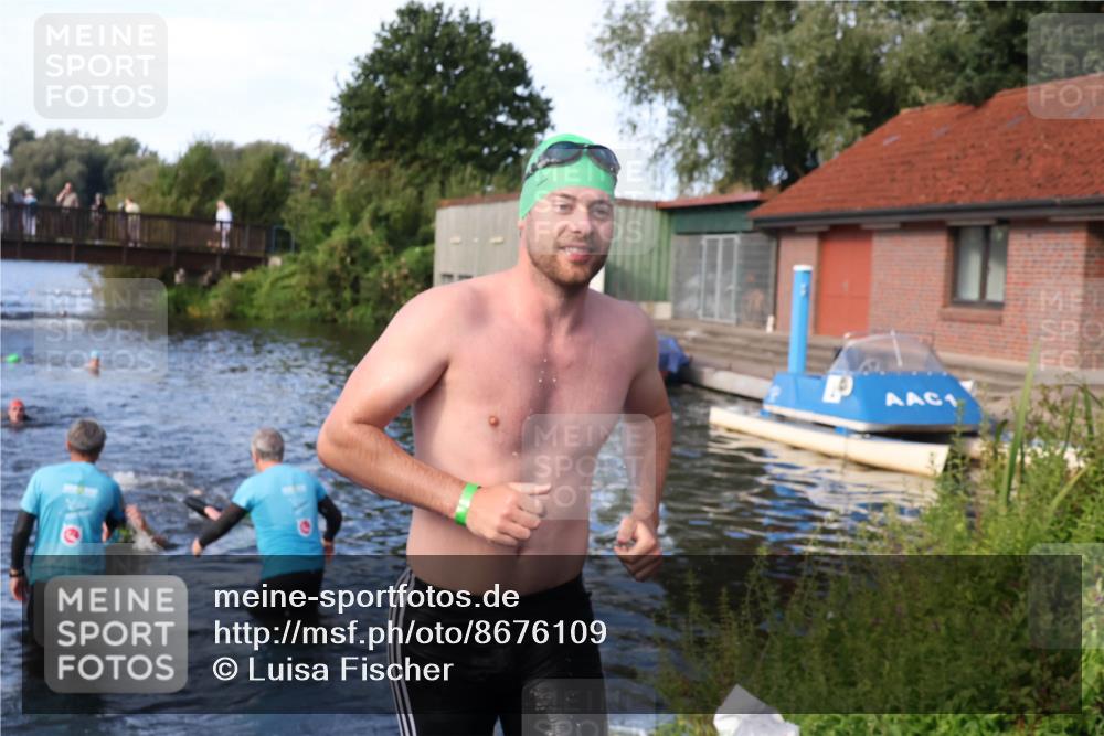 31.08.2025 - Elbe Triathlon Hamburg Luisa Fischer http://msf.ph/oto/8676109 31.08.2025 09:04:49 Schwimmen 515, 527, 630 meine-sportfotos.de
