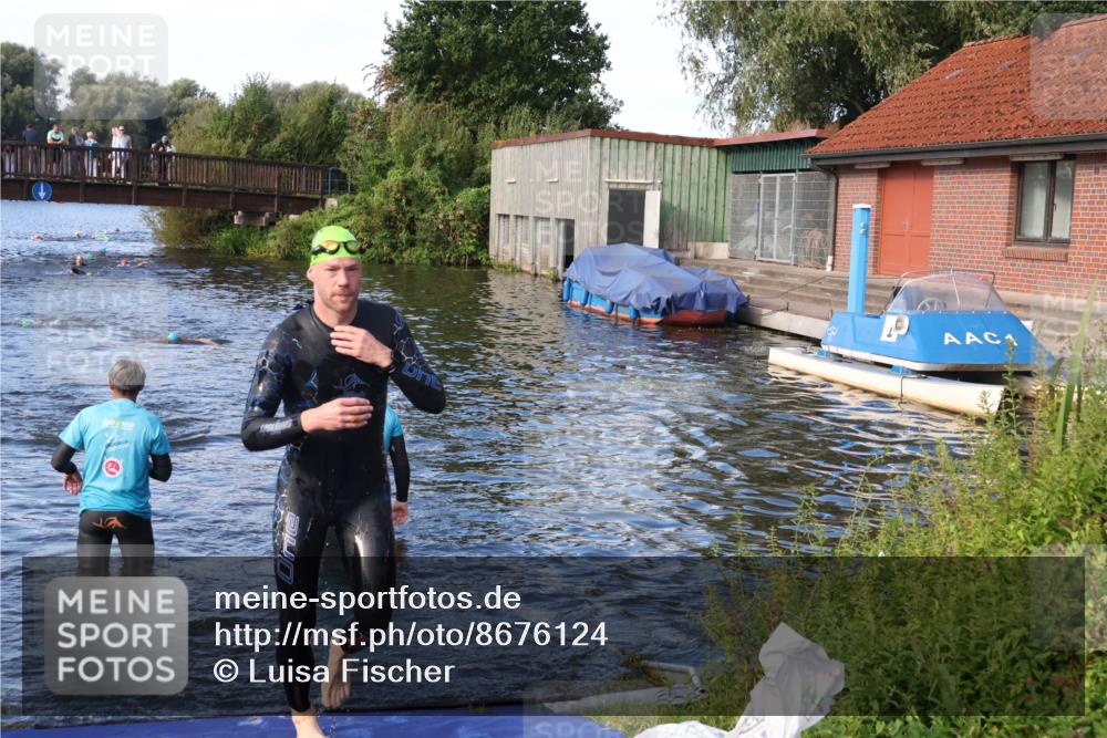 31.08.2025 - Elbe Triathlon Hamburg Luisa Fischer http://msf.ph/oto/8676124 31.08.2025 09:04:58 Schwimmen 527, 630 meine-sportfotos.de