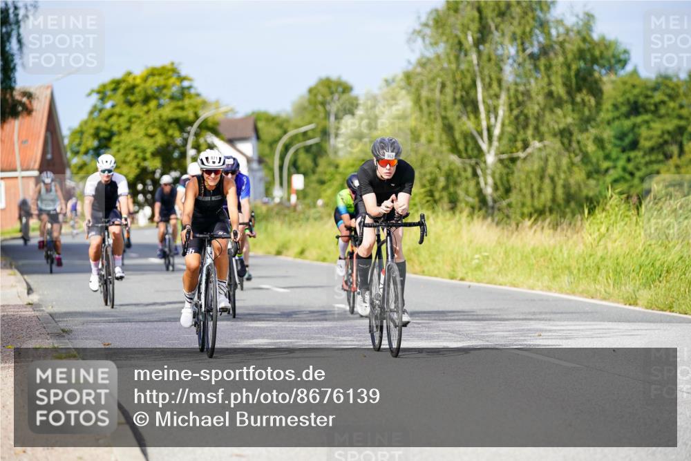 31.08.2025 - Elbe Triathlon Hamburg Michael Burmester http://msf.ph/oto/8676139 31.08.2025 10:22:55 Radfahren 698, 747, 762, 792, 805, 871, 942, 963, 971, 978, 1007, 1063, 1067 meine-sportfotos.de