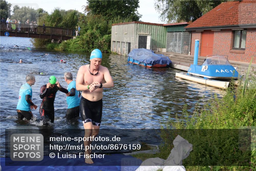 31.08.2025 - Elbe Triathlon Hamburg Luisa Fischer http://msf.ph/oto/8676159 31.08.2025 09:05:21 Schwimmen 495, 522 meine-sportfotos.de