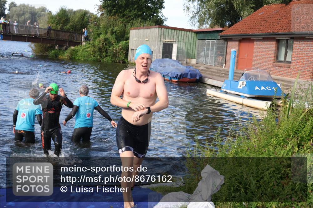 31.08.2025 - Elbe Triathlon Hamburg Luisa Fischer http://msf.ph/oto/8676162 31.08.2025 09:05:22 Schwimmen 495, 522 meine-sportfotos.de