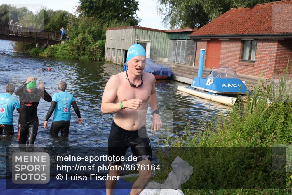 31.08.2025 - Elbe Triathlon Hamburg Luisa Fischer http://msf.ph/oto/8676164 31.08.2025 09:05:22 Schwimmen 495, 522 meine-sportfotos.de