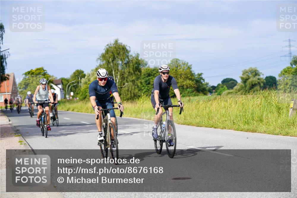 31.08.2025 - Elbe Triathlon Hamburg Michael Burmester http://msf.ph/oto/8676168 31.08.2025 10:23:00 Radfahren 698, 747, 762, 792, 805, 871, 942, 971, 978, 995, 1063, 1067, 1106 meine-sportfotos.de