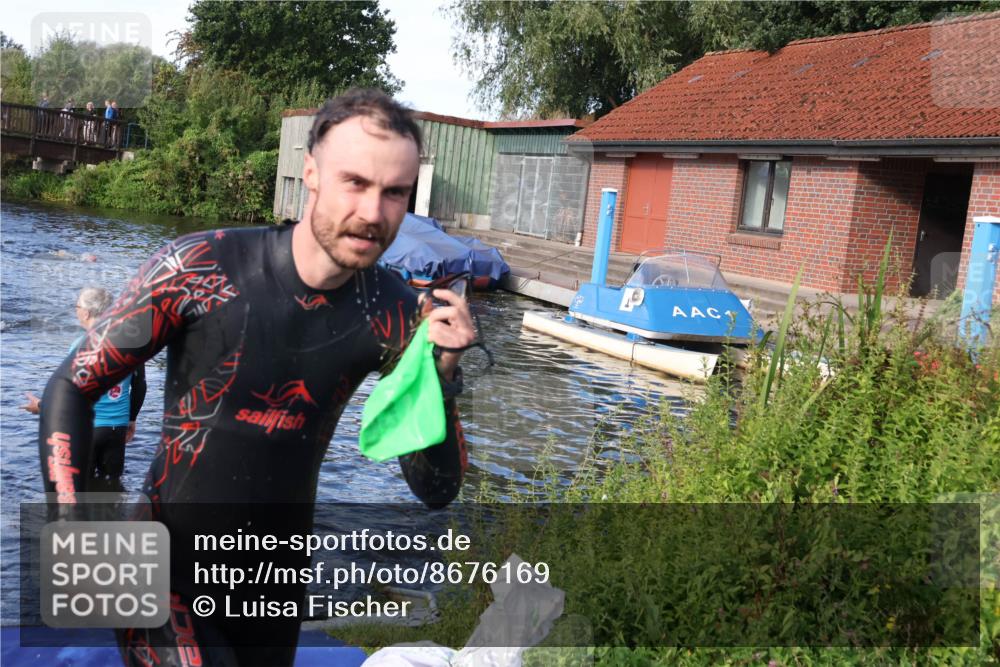 31.08.2025 - Elbe Triathlon Hamburg Luisa Fischer http://msf.ph/oto/8676169 31.08.2025 09:05:25 Schwimmen 495, 522 meine-sportfotos.de