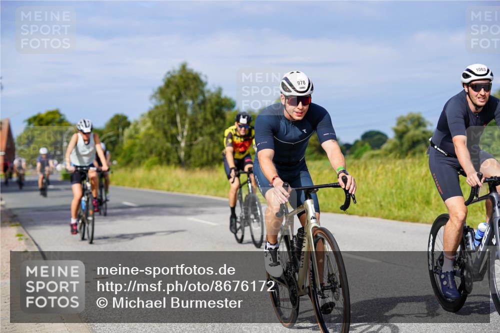 31.08.2025 - Elbe Triathlon Hamburg Michael Burmester http://msf.ph/oto/8676172 31.08.2025 10:23:00 Radfahren 698, 747, 762, 792, 805, 871, 942, 971, 978, 995, 1063, 1067, 1106 meine-sportfotos.de
