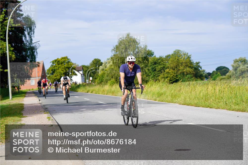 31.08.2025 - Elbe Triathlon Hamburg Michael Burmester http://msf.ph/oto/8676184 31.08.2025 10:23:03 Radfahren 698, 762, 792, 978, 981, 995, 996, 1049, 1063, 1106 meine-sportfotos.de