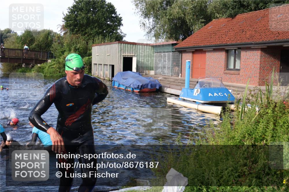 31.08.2025 - Elbe Triathlon Hamburg Luisa Fischer http://msf.ph/oto/8676187 31.08.2025 09:05:46 Schwimmen 420, 547, 596 meine-sportfotos.de