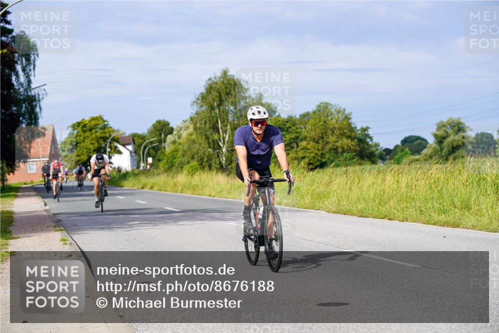 31.08.2025 - Elbe Triathlon Hamburg Michael Burmester http://msf.ph/oto/8676188 31.08.2025 10:23:04 Radfahren 698, 762, 792, 981, 995, 996, 1049, 1077, 1106 meine-sportfotos.de