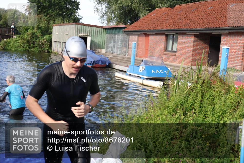 31.08.2025 - Elbe Triathlon Hamburg Luisa Fischer http://msf.ph/oto/8676201 31.08.2025 09:05:51 Schwimmen 420, 463, 547 meine-sportfotos.de
