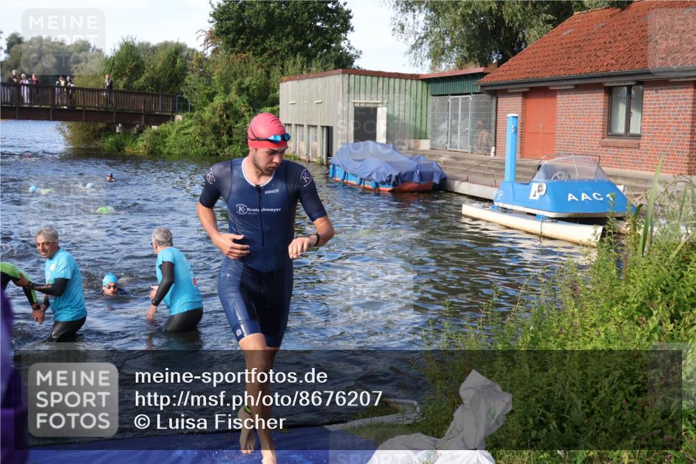 31.08.2025 - Elbe Triathlon Hamburg Luisa Fischer http://msf.ph/oto/8676207 31.08.2025 09:05:55 Schwimmen 420, 463, 517 meine-sportfotos.de