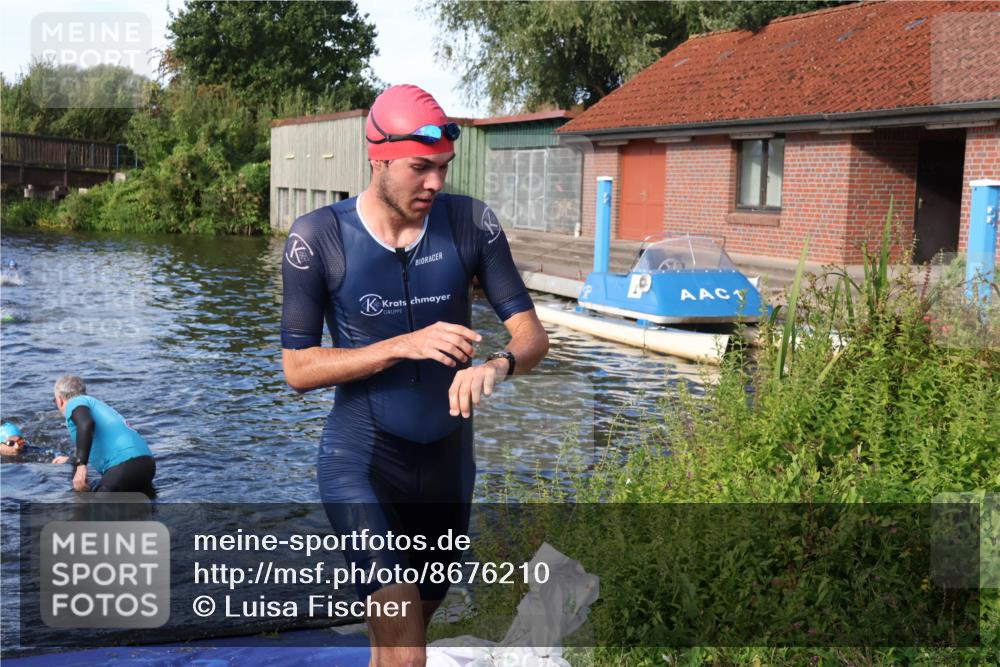 31.08.2025 - Elbe Triathlon Hamburg Luisa Fischer http://msf.ph/oto/8676210 31.08.2025 09:05:55 Schwimmen 420, 463, 517 meine-sportfotos.de