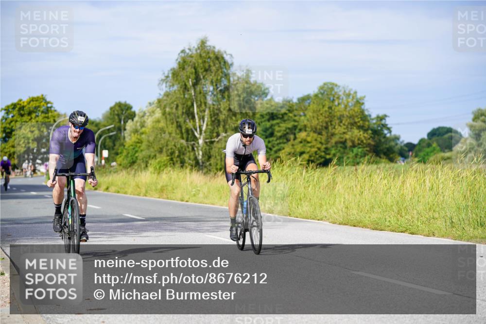31.08.2025 - Elbe Triathlon Hamburg Michael Burmester http://msf.ph/oto/8676212 31.08.2025 10:23:10 Radfahren 922, 965, 981, 989, 996, 1049, 1077 meine-sportfotos.de