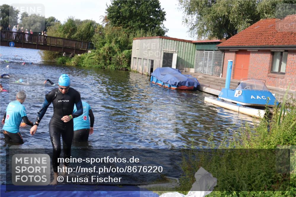 31.08.2025 - Elbe Triathlon Hamburg Luisa Fischer http://msf.ph/oto/8676220 31.08.2025 09:06:00 Schwimmen 447, 463, 517 meine-sportfotos.de