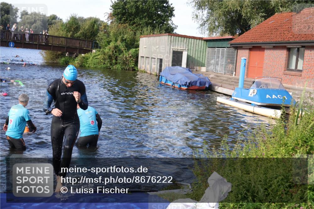 31.08.2025 - Elbe Triathlon Hamburg Luisa Fischer http://msf.ph/oto/8676222 31.08.2025 09:06:01 Schwimmen 447, 463, 517, 645 meine-sportfotos.de