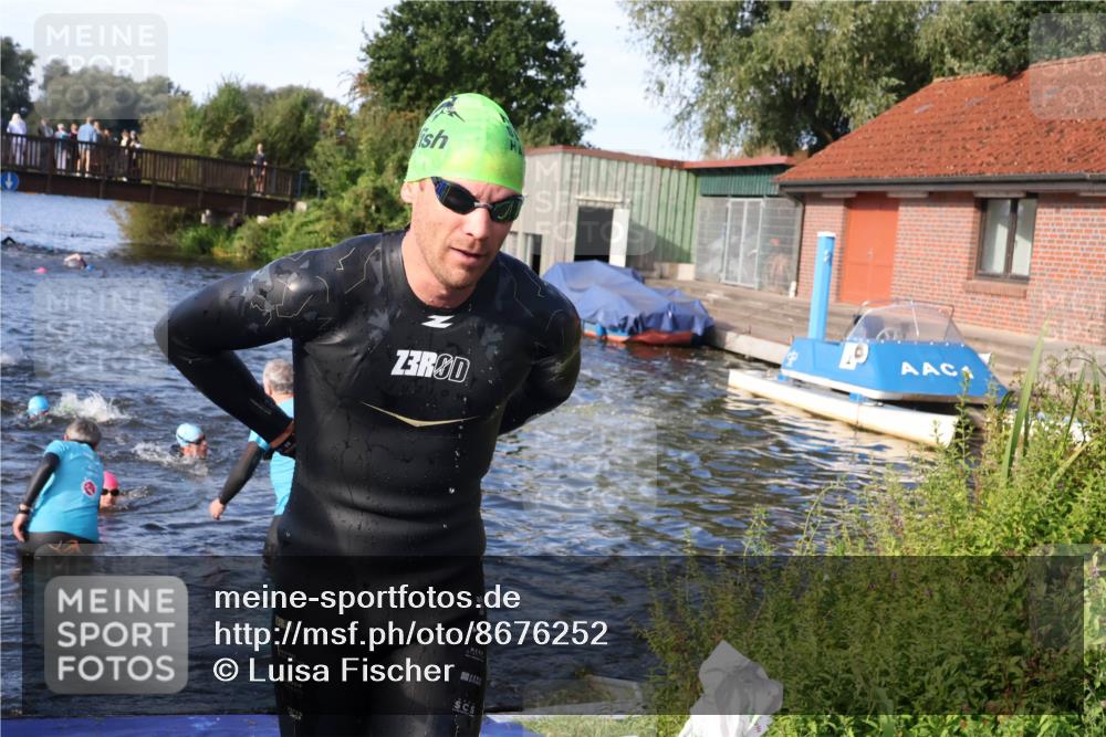 31.08.2025 - Elbe Triathlon Hamburg Luisa Fischer http://msf.ph/oto/8676252 31.08.2025 09:06:13 Schwimmen 410, 524, 598, 645 meine-sportfotos.de