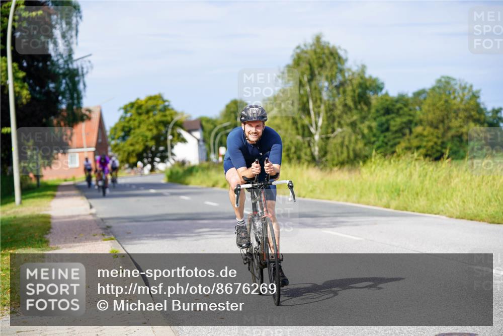 31.08.2025 - Elbe Triathlon Hamburg Michael Burmester http://msf.ph/oto/8676269 31.08.2025 10:23:21 Radfahren 812, 1016, 1056, 1086, 1088, 1107 meine-sportfotos.de