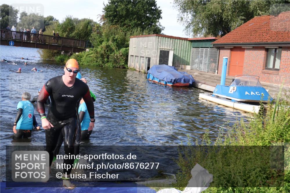 31.08.2025 - Elbe Triathlon Hamburg Luisa Fischer http://msf.ph/oto/8676277 31.08.2025 09:06:23 Schwimmen 416, 524, 530, 598 meine-sportfotos.de