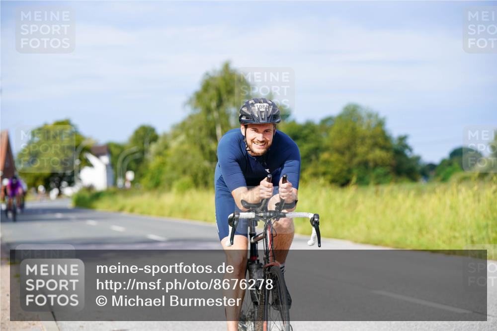 31.08.2025 - Elbe Triathlon Hamburg Michael Burmester http://msf.ph/oto/8676278 31.08.2025 10:23:22 Radfahren 812, 1016, 1086, 1088, 1107 meine-sportfotos.de