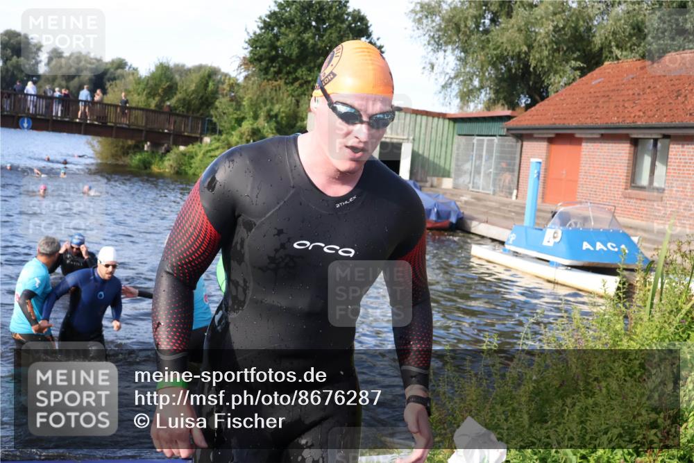 31.08.2025 - Elbe Triathlon Hamburg Luisa Fischer http://msf.ph/oto/8676287 31.08.2025 09:06:25 Schwimmen 416, 524, 530, 537 meine-sportfotos.de