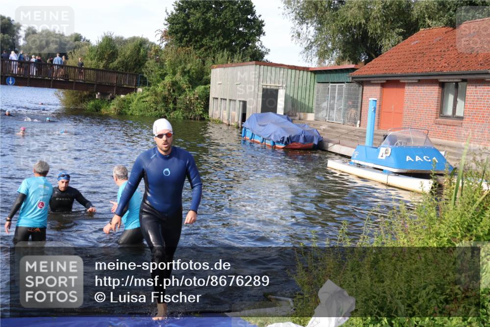 31.08.2025 - Elbe Triathlon Hamburg Luisa Fischer http://msf.ph/oto/8676289 31.08.2025 09:06:28 Schwimmen 416, 530, 537 meine-sportfotos.de